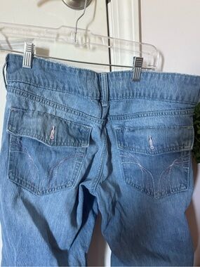 Hollister Light Blue Women's Jeans with pink stitching Back Flap Pockets